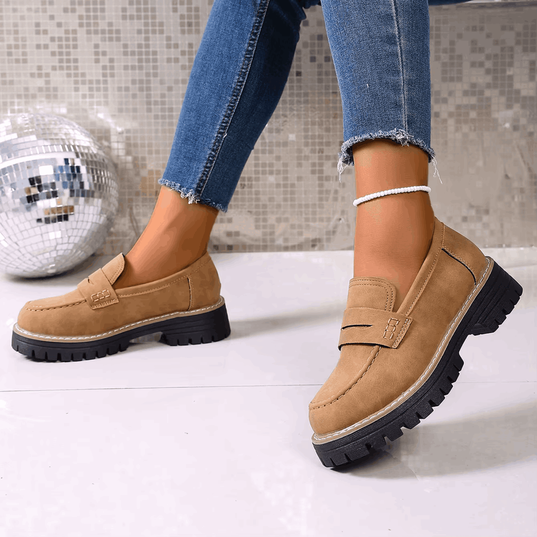 Mocassini Con Plateau Stile College Da Donna